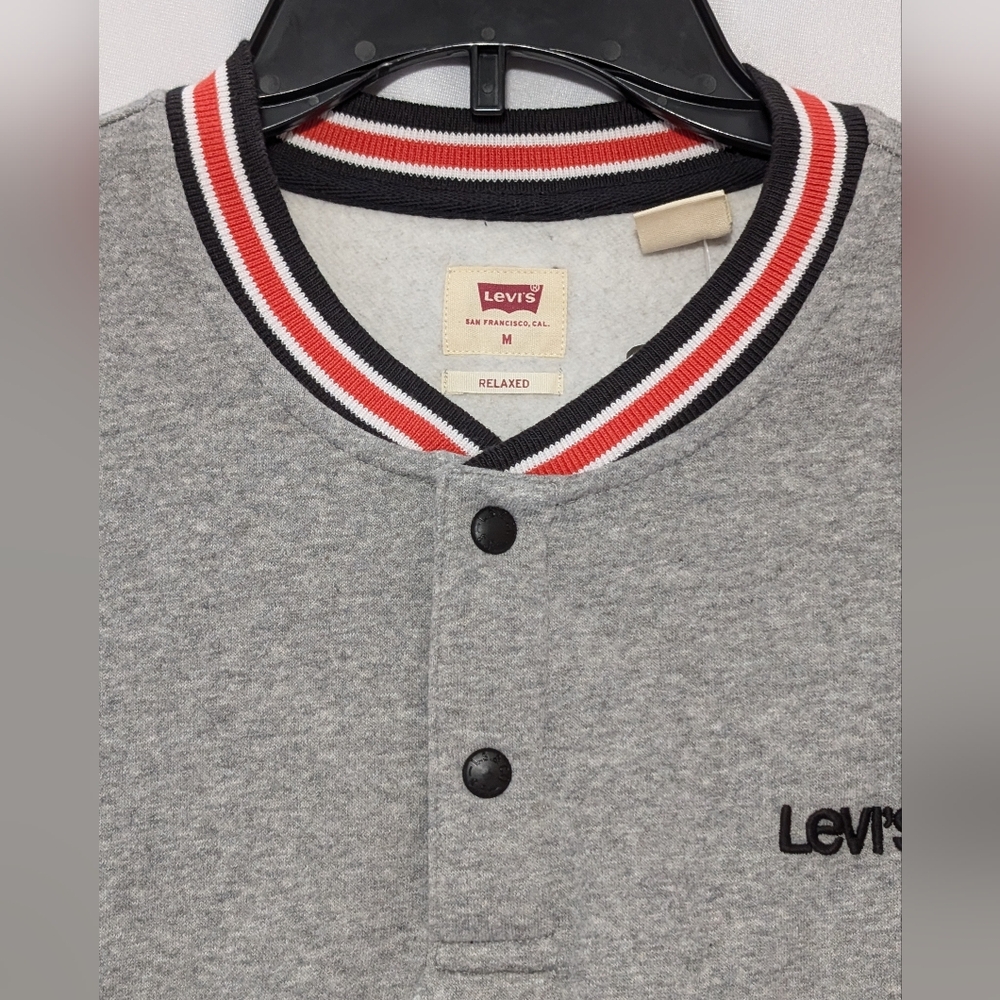 NWT Levi's Snap Crewneck Henley Embroidered Men's Grey Sweatshirt Size Medium - Picture 11 of 16